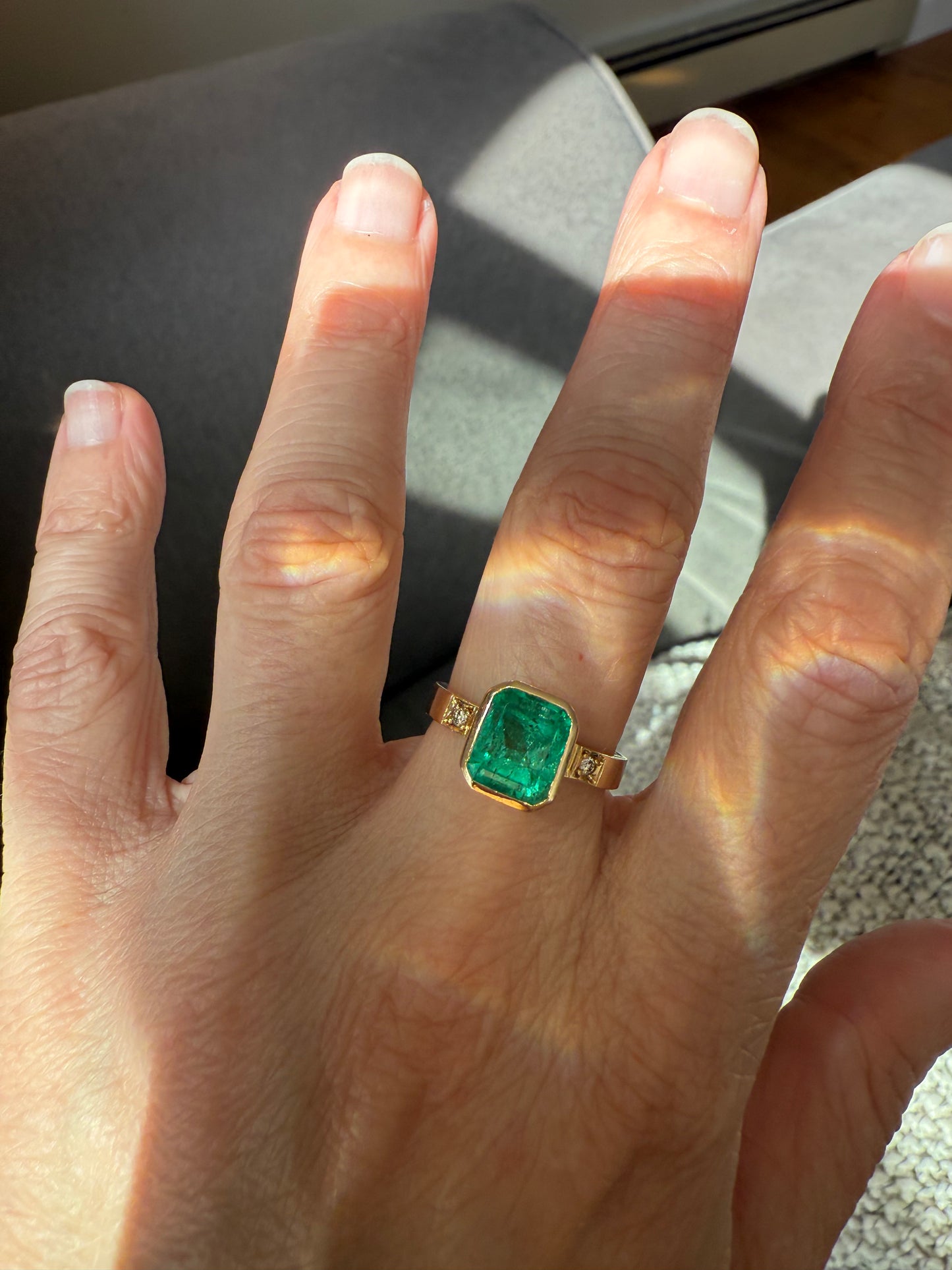 Vintage 18k Yellow Gold Emerald and Diamond Ring