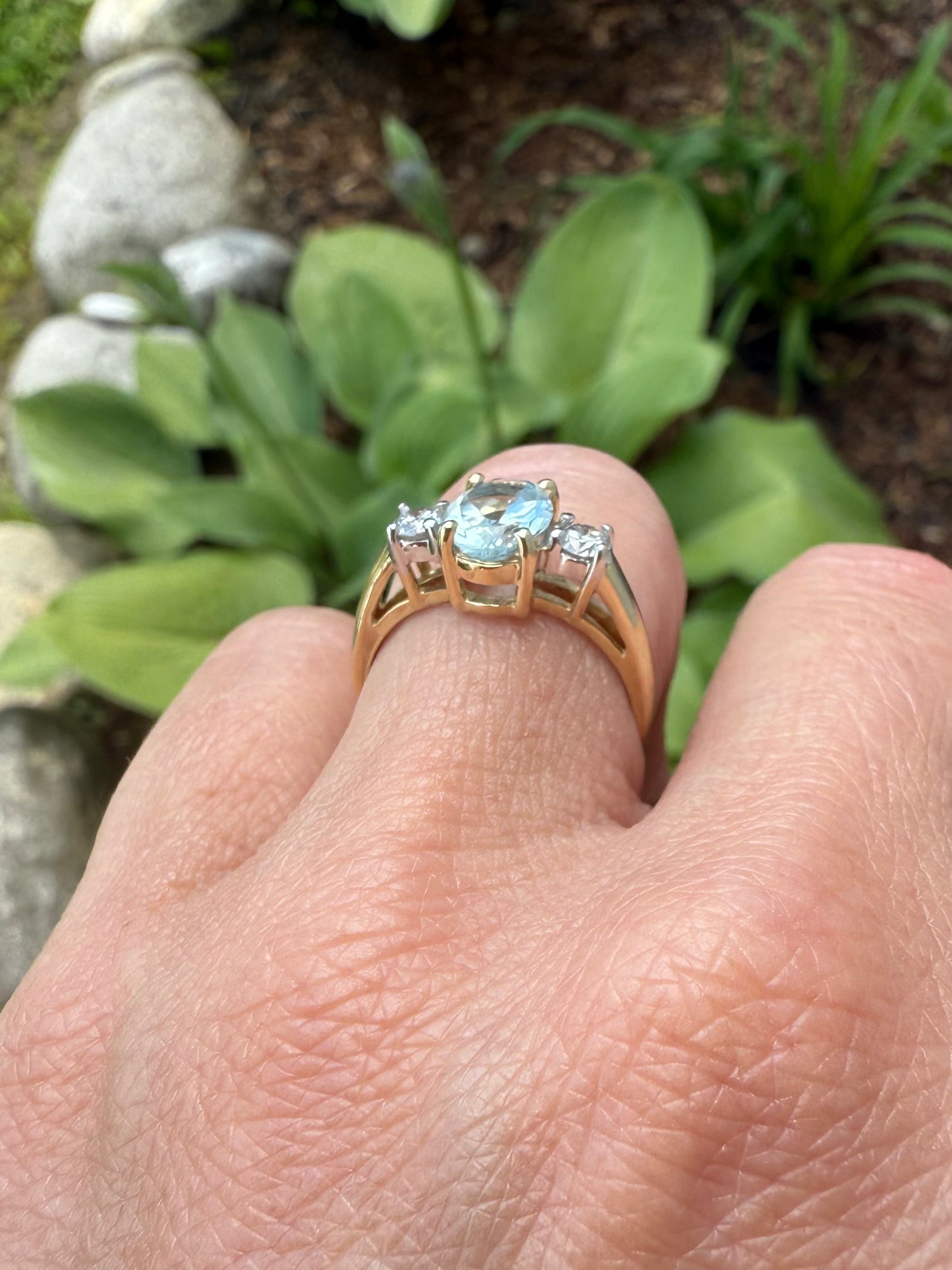 Vintage 14k Yellow Gold Aquamarine & Diamond Ring