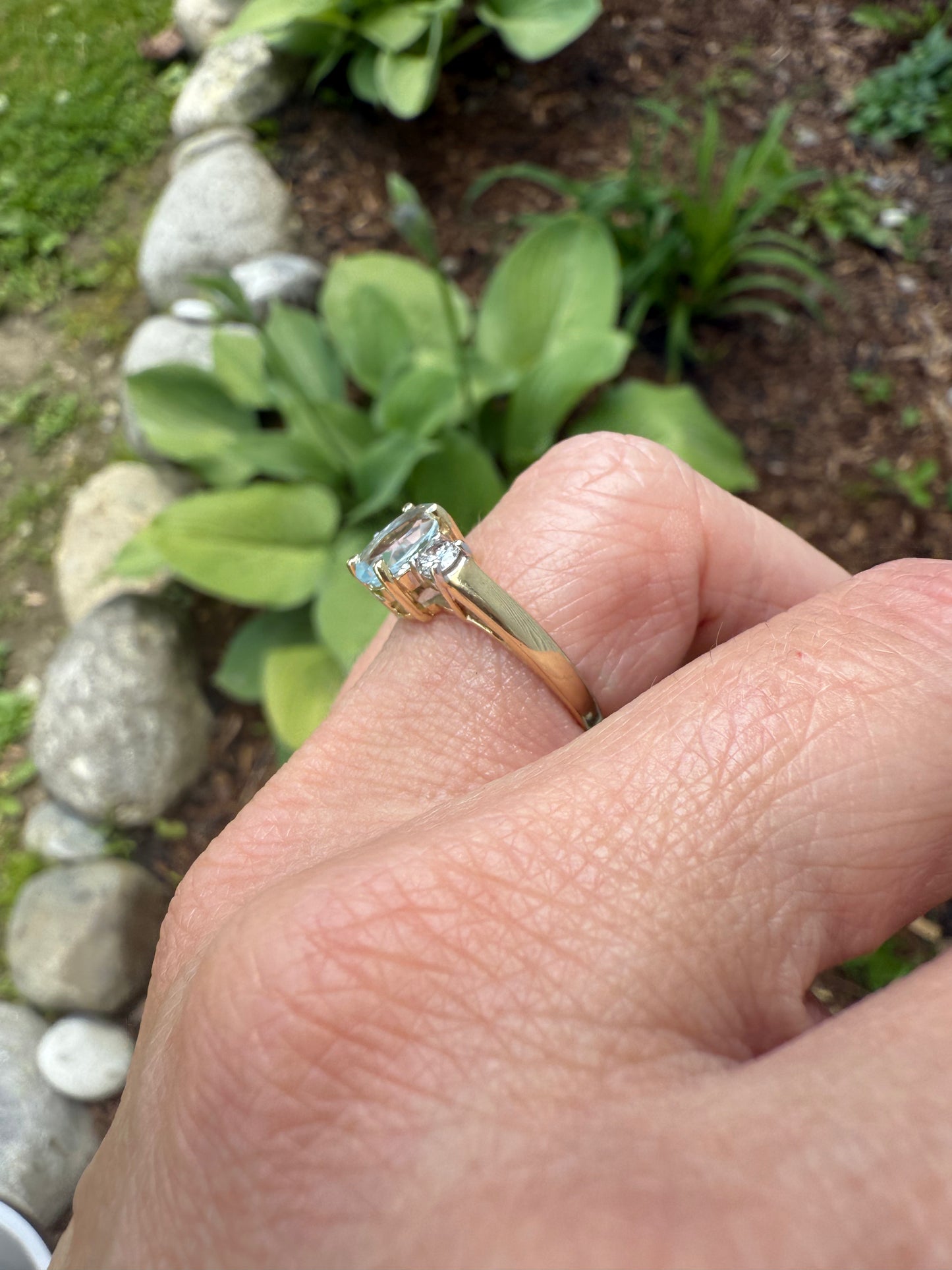 Vintage 14k Yellow Gold Aquamarine & Diamond Ring