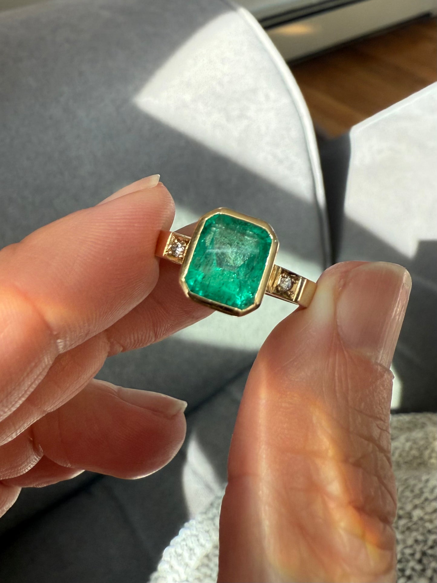 Vintage 18k Yellow Gold Emerald and Diamond Ring