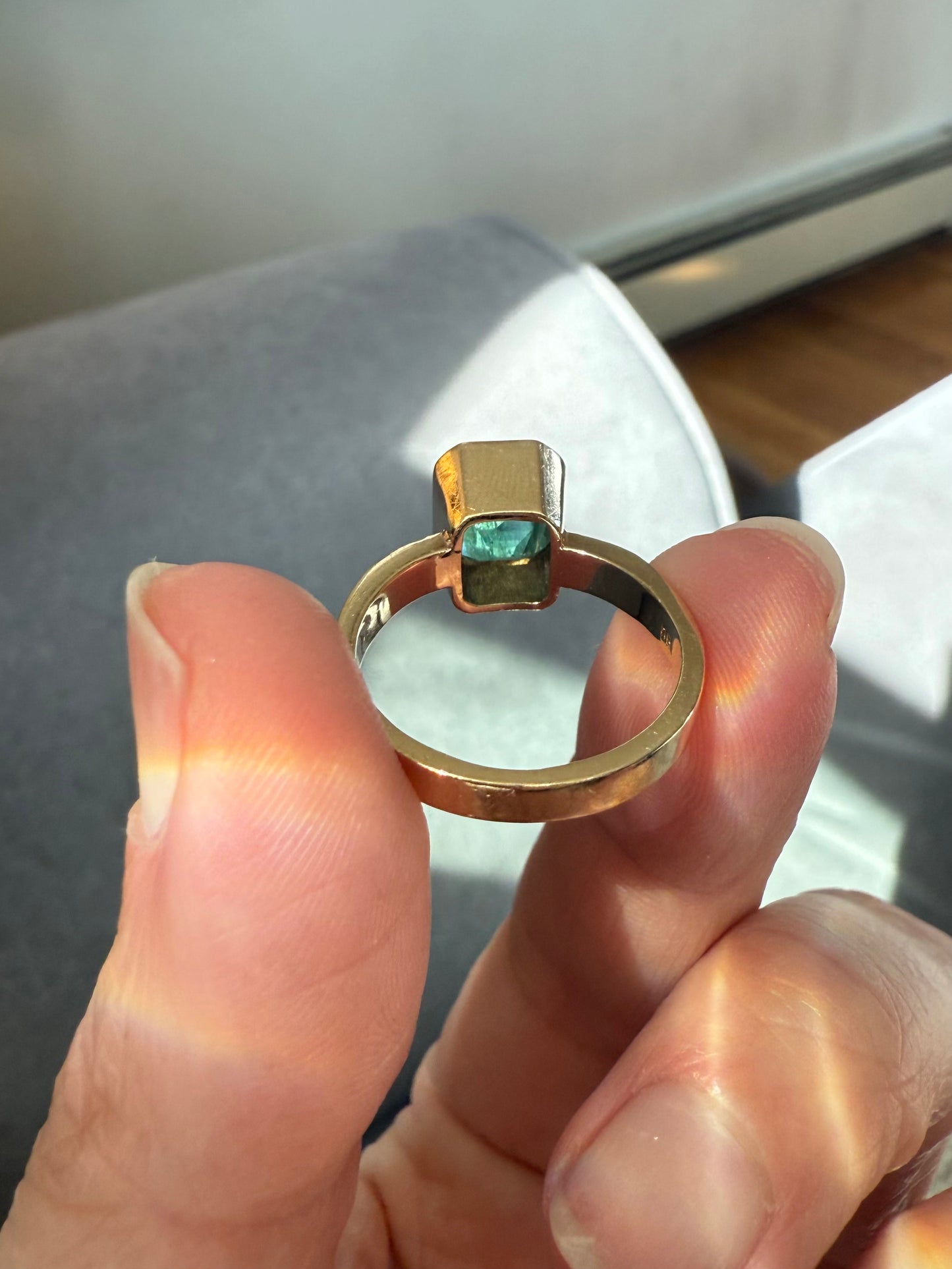 Vintage 18k Yellow Gold Emerald and Diamond Ring