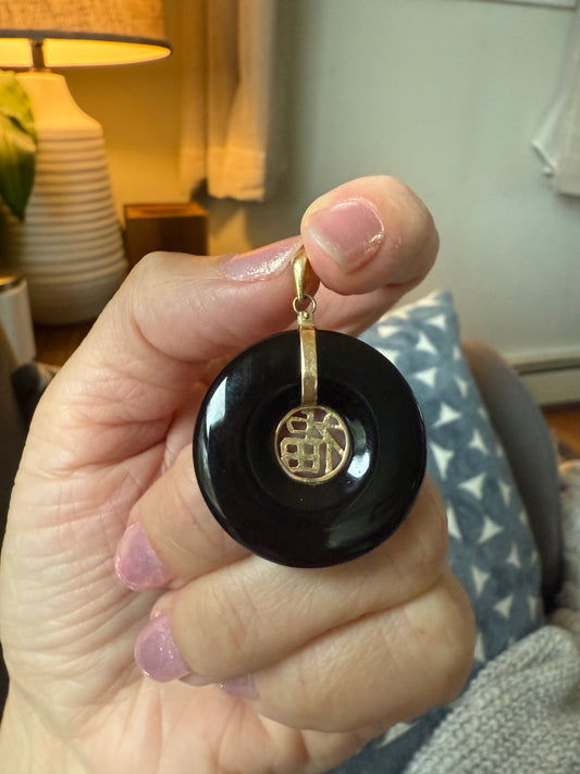 Vintage 14k Yellow Gold Onyx Pendant