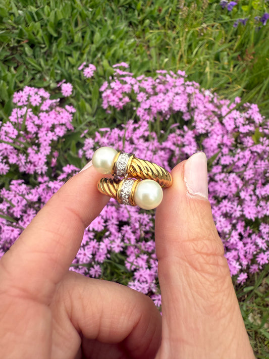 Vintage 18k Yellow Gold Pearl and Diamond Ring