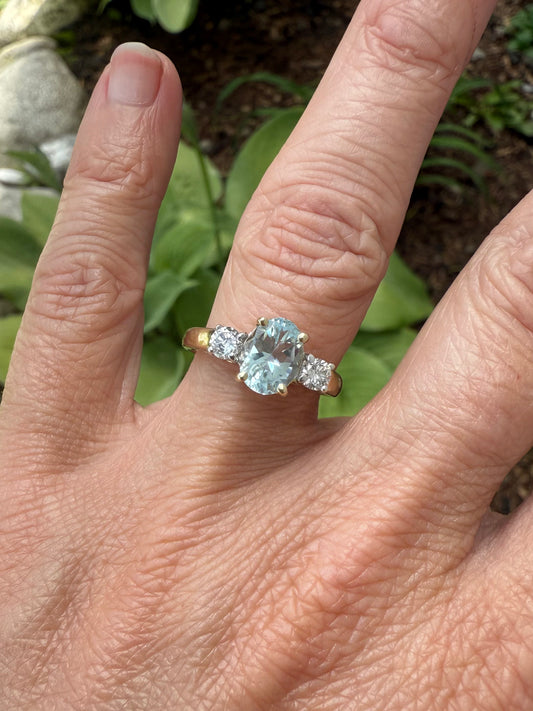 Vintage 14k Yellow Gold Aquamarine & Diamond Ring