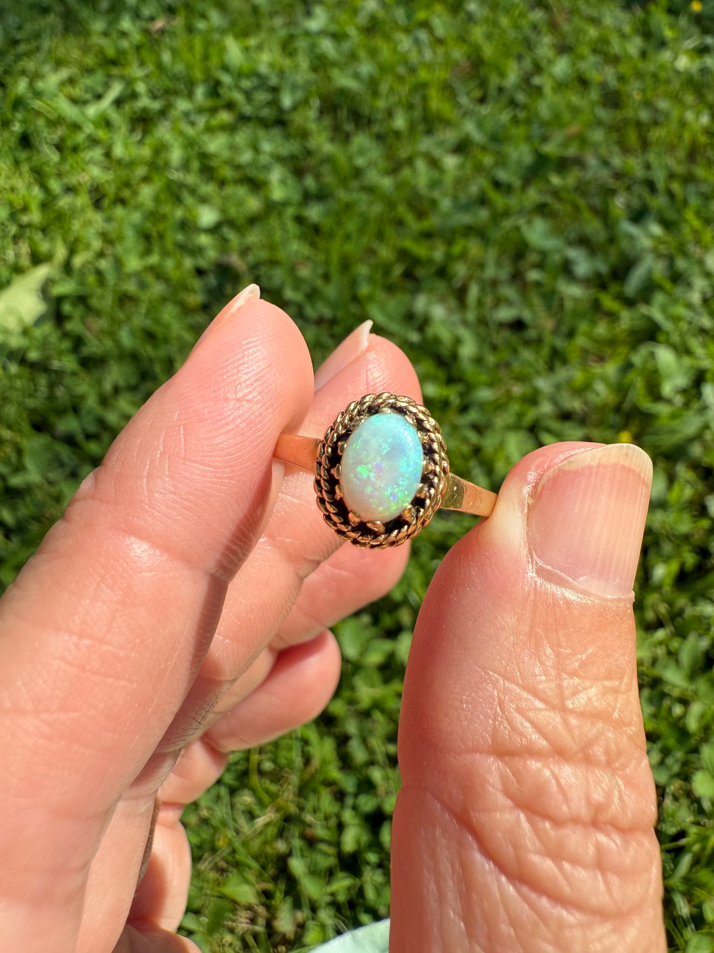 Antique 14k Yellow Gold Opal Ring