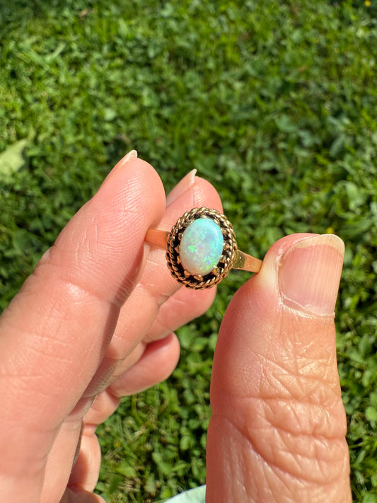 Antique 14k Yellow Gold Opal Ring