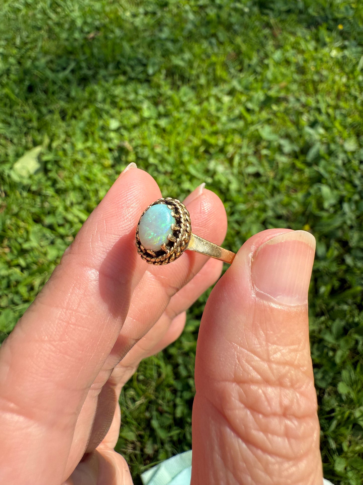 Antique 14k Yellow Gold Opal Ring