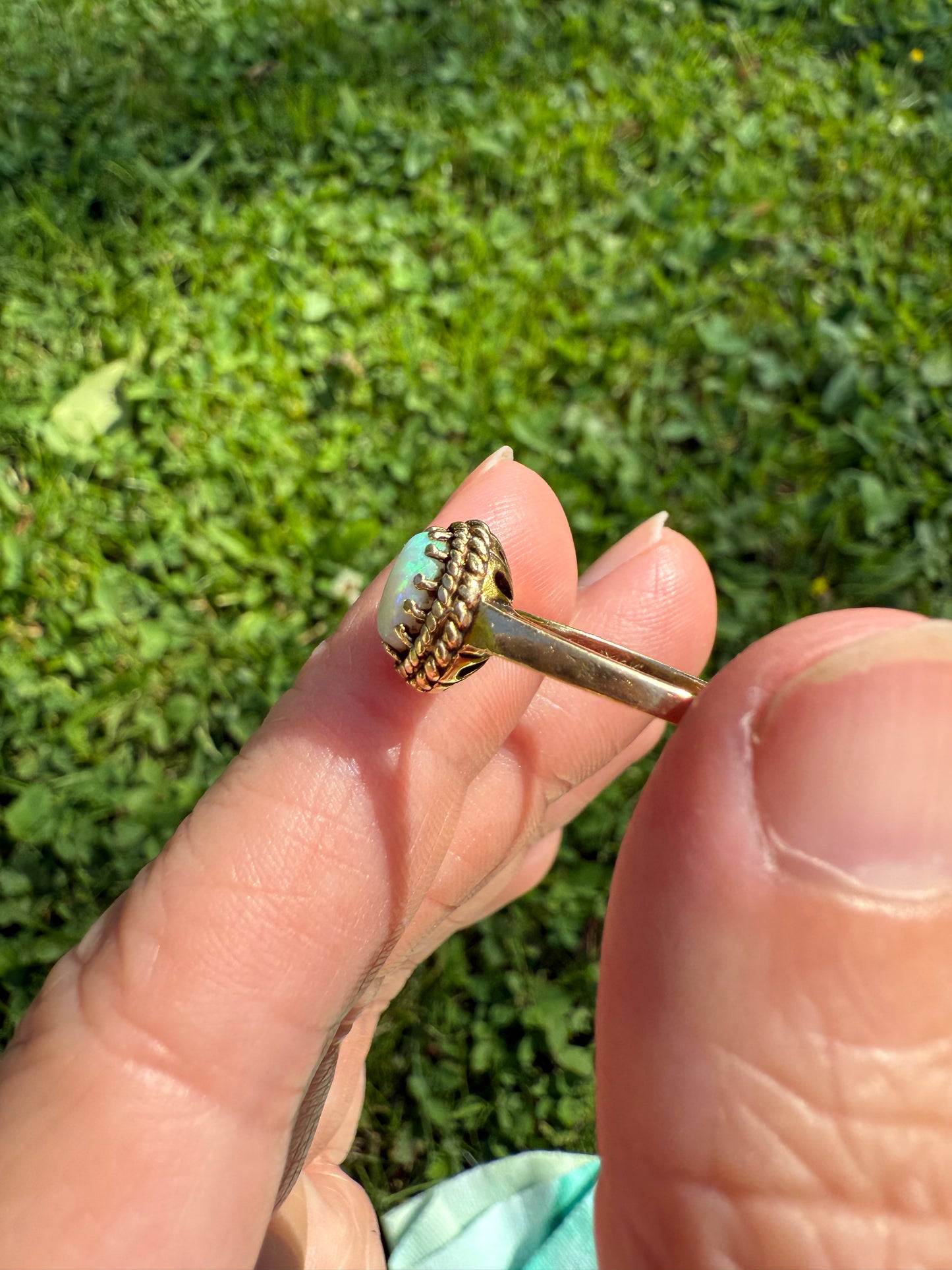Antique 14k Yellow Gold Opal Ring